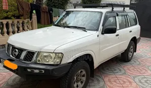Nissan Patrol 4.8 2011 White
