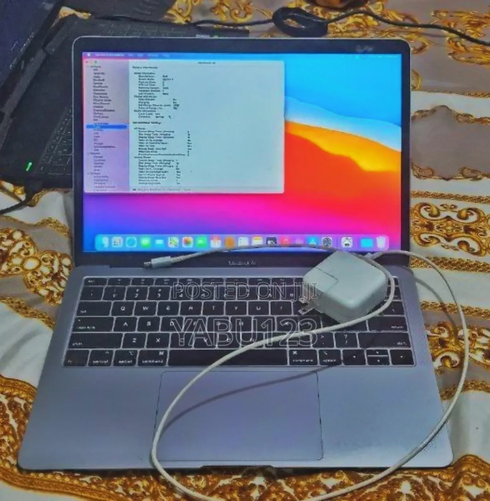 New Laptop Apple MacBook 2018 8GB Intel SSD 128GB