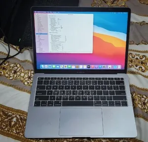 New Laptop Apple MacBook 2018 8GB Intel SSD 128GB