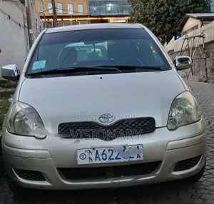 Toyota Vitz 2004 Gold