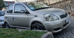 Toyota Vitz 2004 Gold