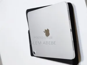 New Apple iPad (2025) 128 GB