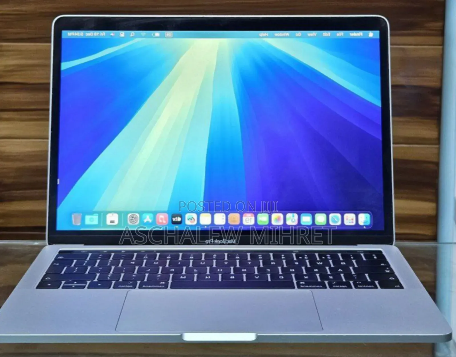 New Laptop Apple MacBook Pro 2019 8GB Intel Core I5 SSD 128GB