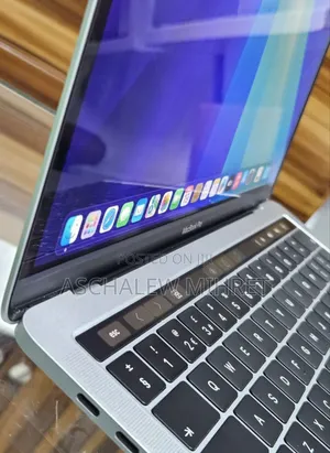 New Laptop Apple MacBook Pro 2019 8GB Intel Core I5 SSD 128GB