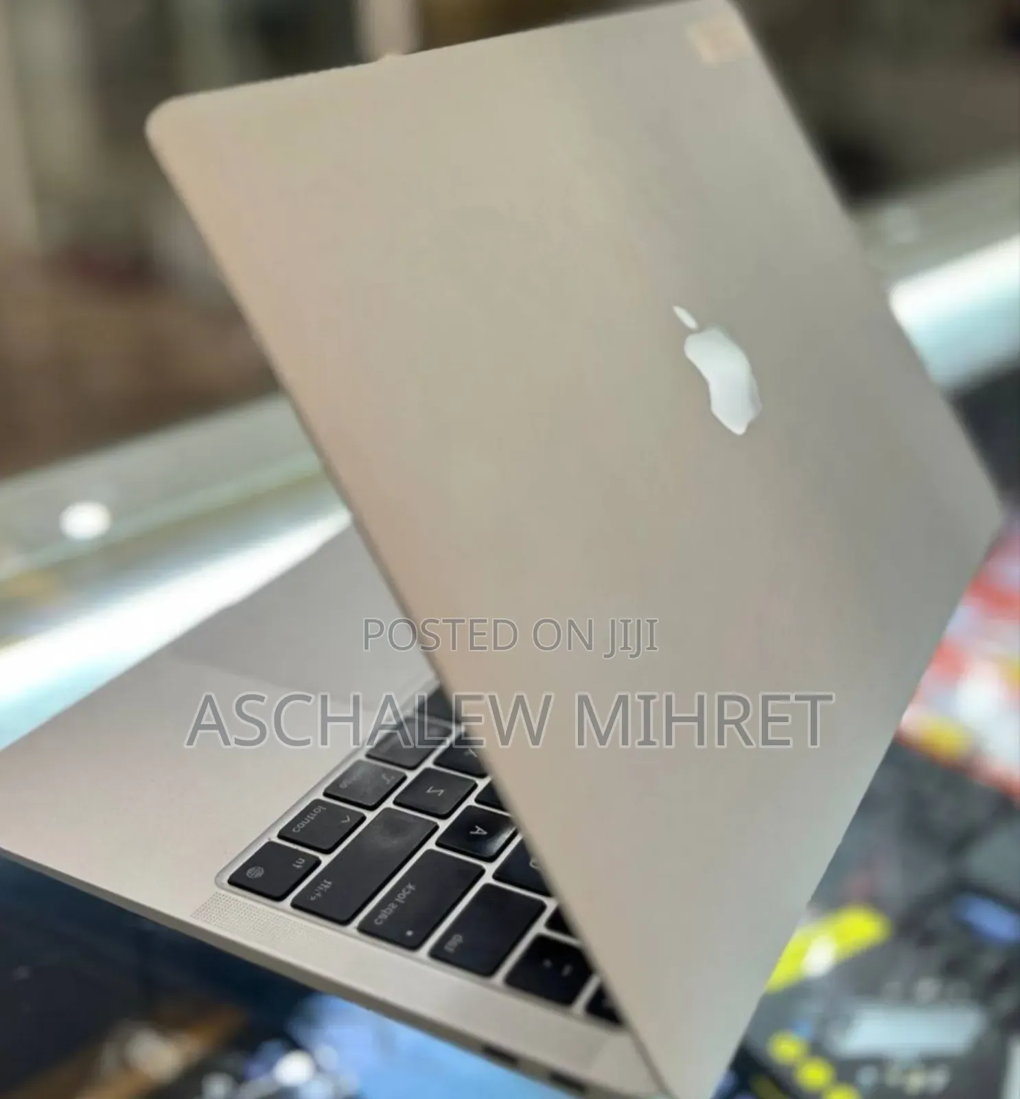 New Laptop Apple MacBook Air 2020 M1 8GB Apple M1 SSD 256GB
