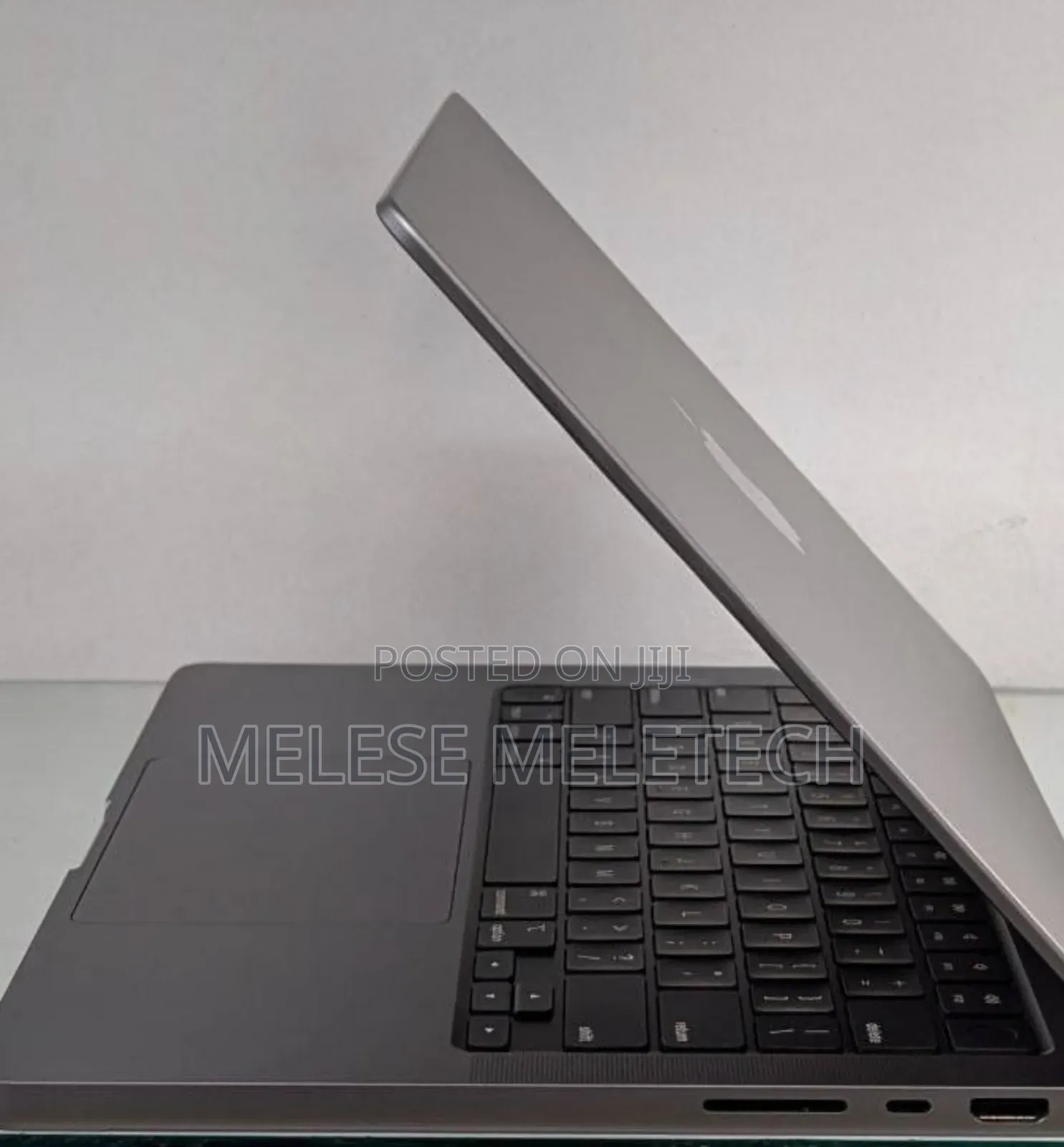 New Laptop Apple MacBook Pro 2021 M1 16GB Apple M1 Pro SSD 1T