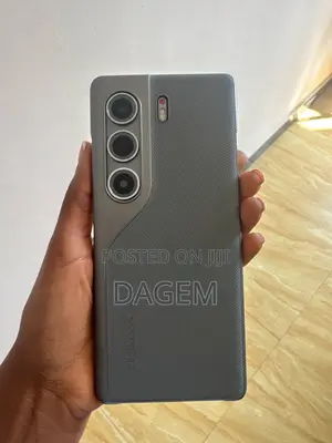 Photo - New Tecno Camon 40 Pro 256 GB Silver