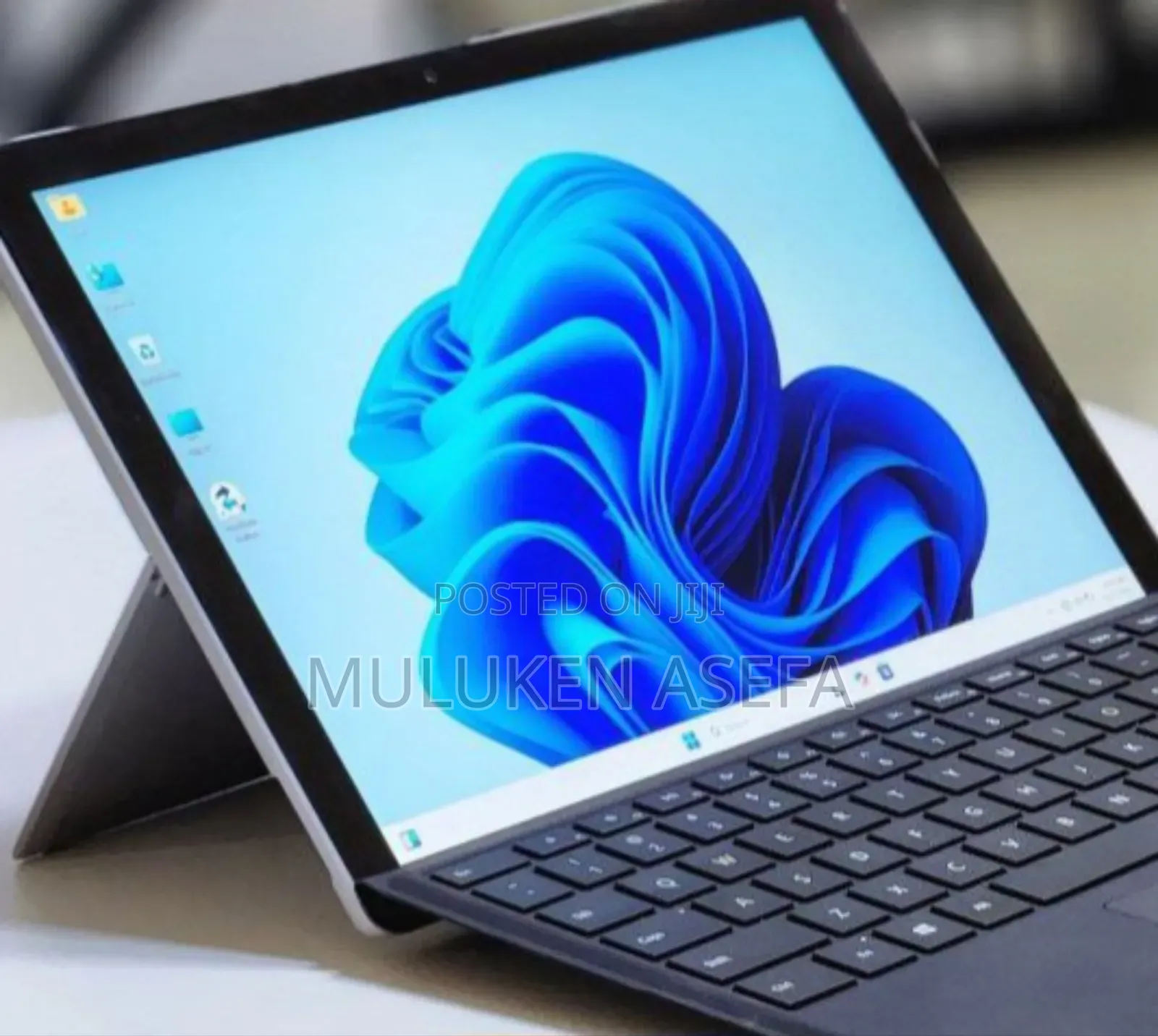 New Laptop Microsoft Surface 8GB Intel Core I7 SSD 256GB