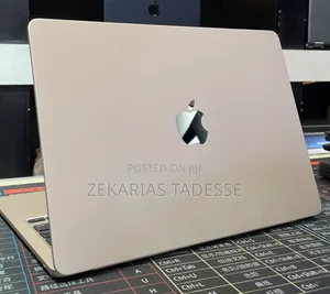 New Laptop Apple MacBook Air 2022 M2 16GB Apple M2 SSD 256GB