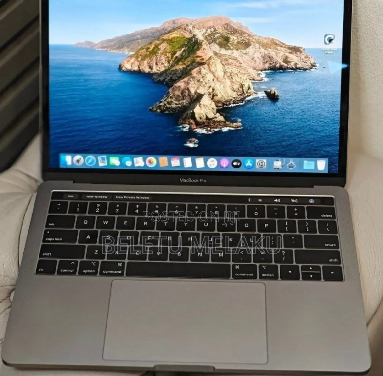 New Laptop Apple MacBook Pro 2019 16GB Intel Core I7 SSD 256GB