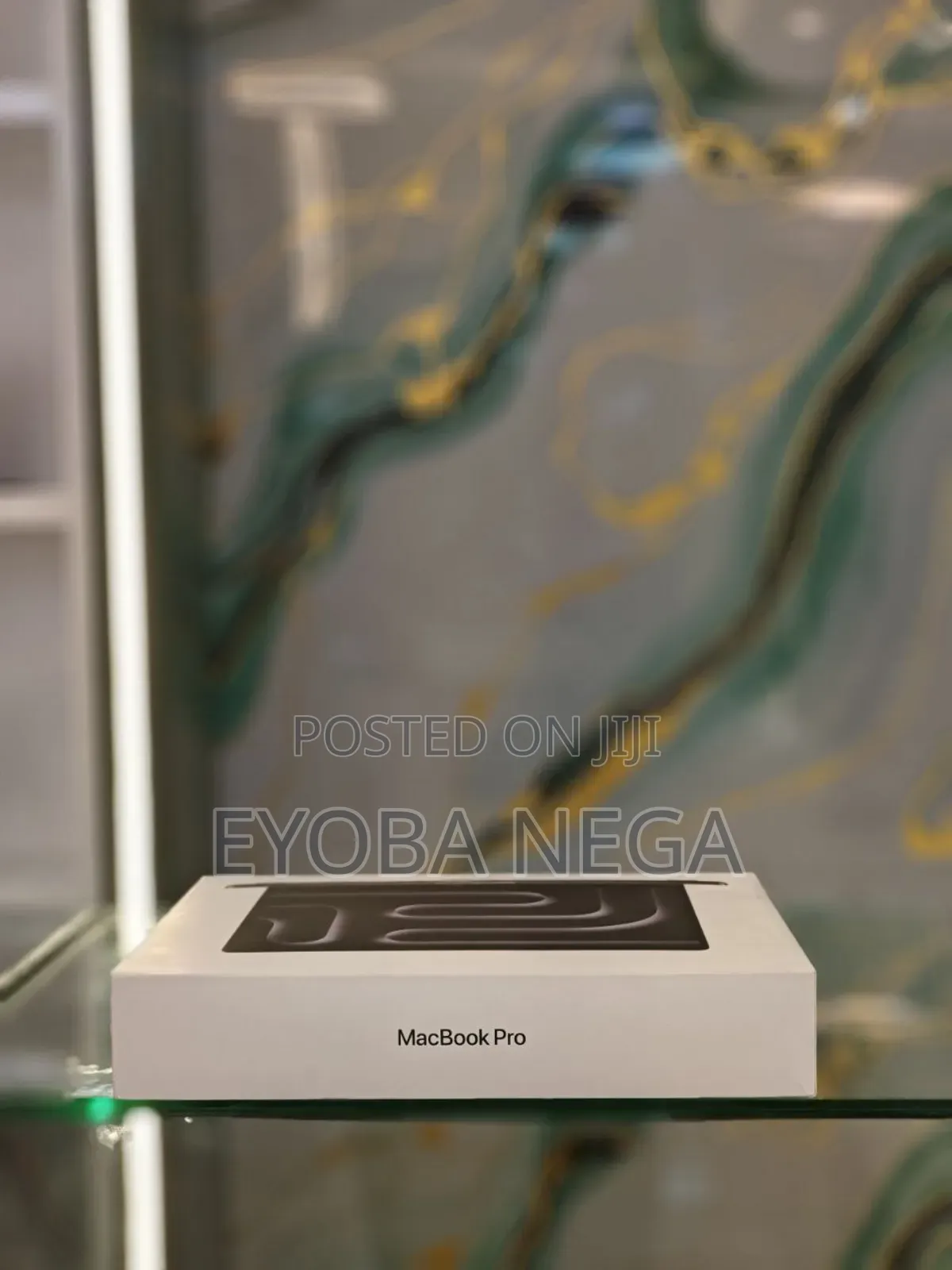 New Laptop Apple Macbook Pro 2025 M5 14-Inch 16GB Apple M5 SSD 512GB