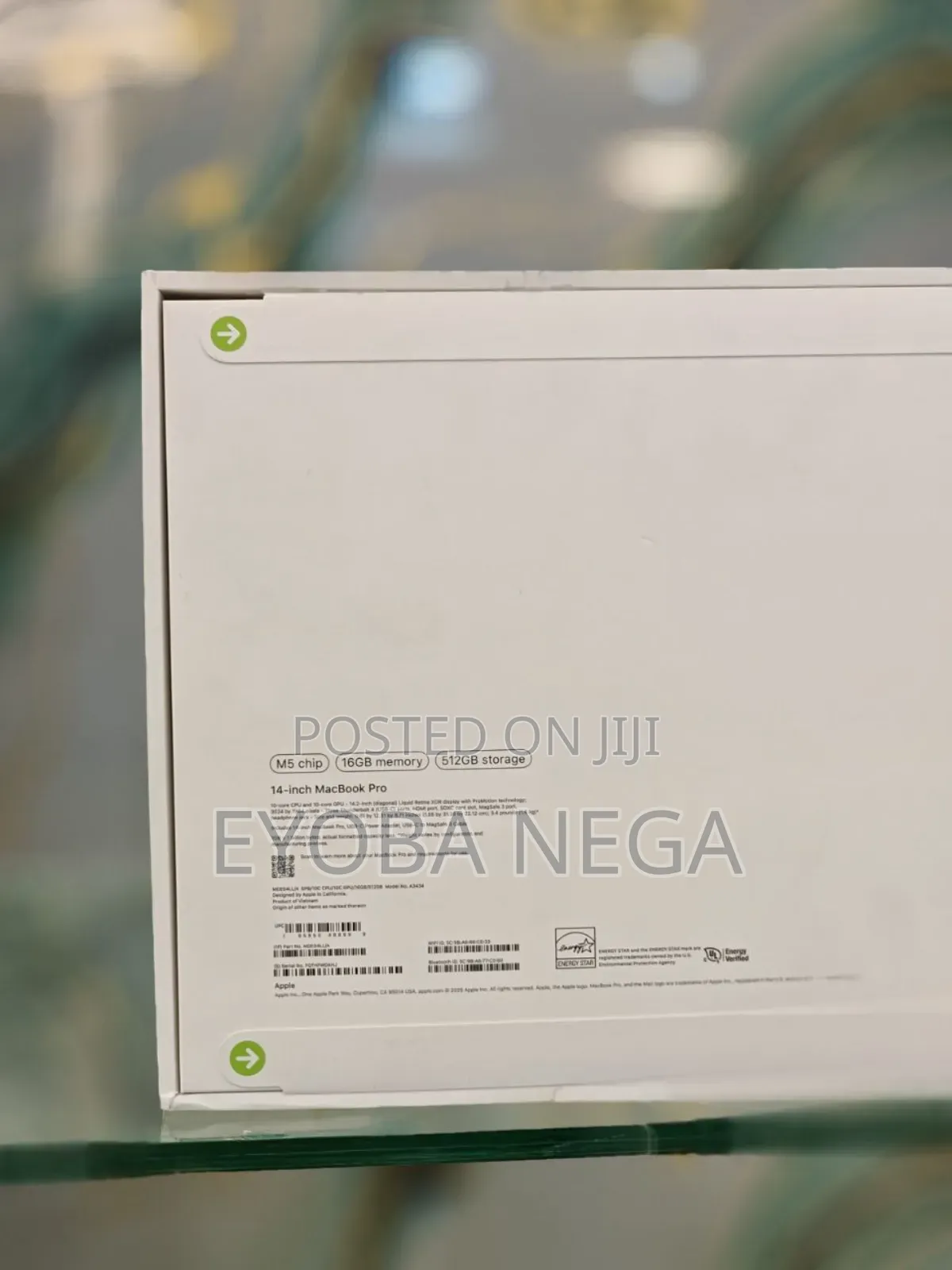 New Laptop Apple Macbook Pro 2025 M5 14-Inch 16GB Apple M5 SSD 512GB
