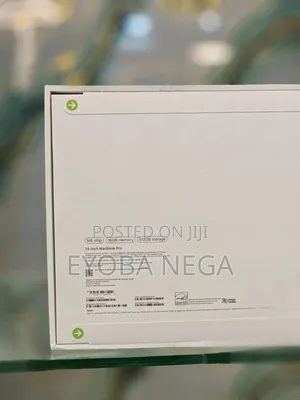 New Laptop Apple Macbook Pro 2025 M5 14-Inch 16GB Apple M5 SSD 512GB