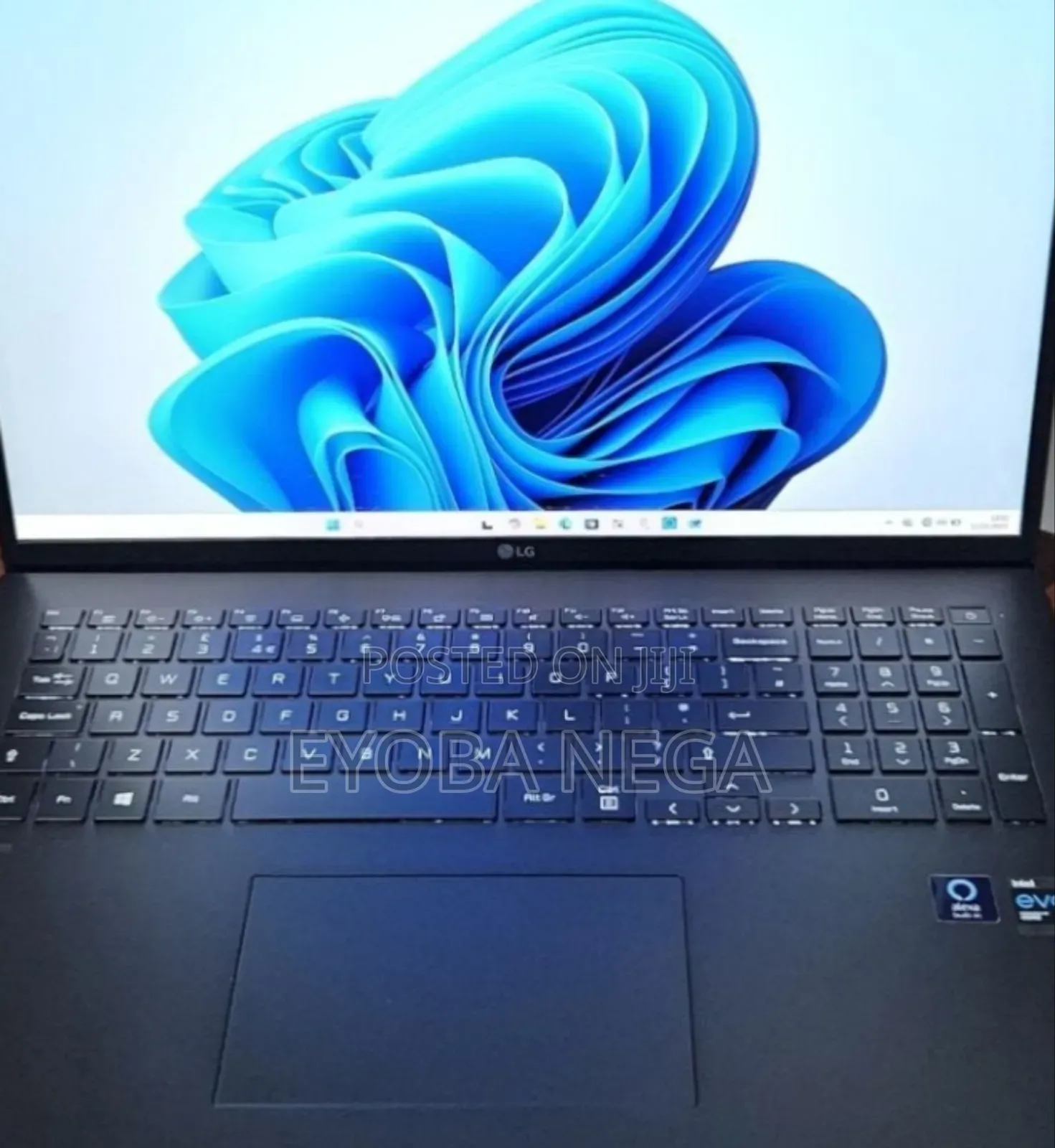 New Laptop LG Gram 15.6 16GB Intel Core i7 SSD 512GB