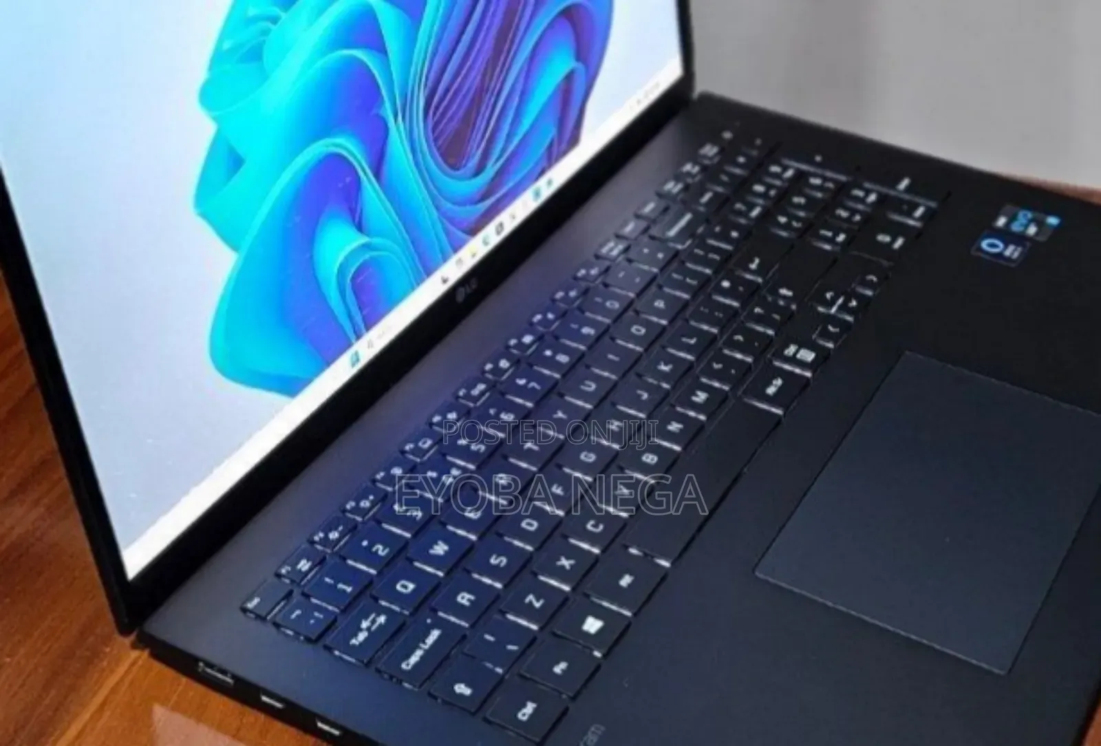 New Laptop LG Gram 15.6 16GB Intel Core i7 SSD 512GB