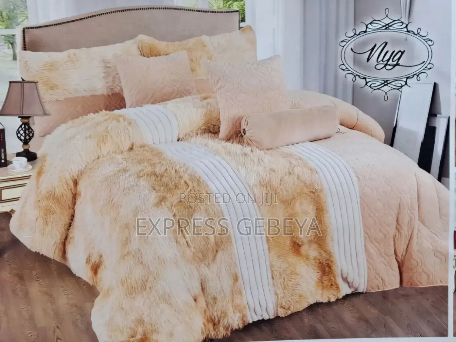 7pcs Comforter Set በጣም ውበት ያለው እና ደስ የሚል ሙቀት የሚፈጥር ፈር ኮምፈርት