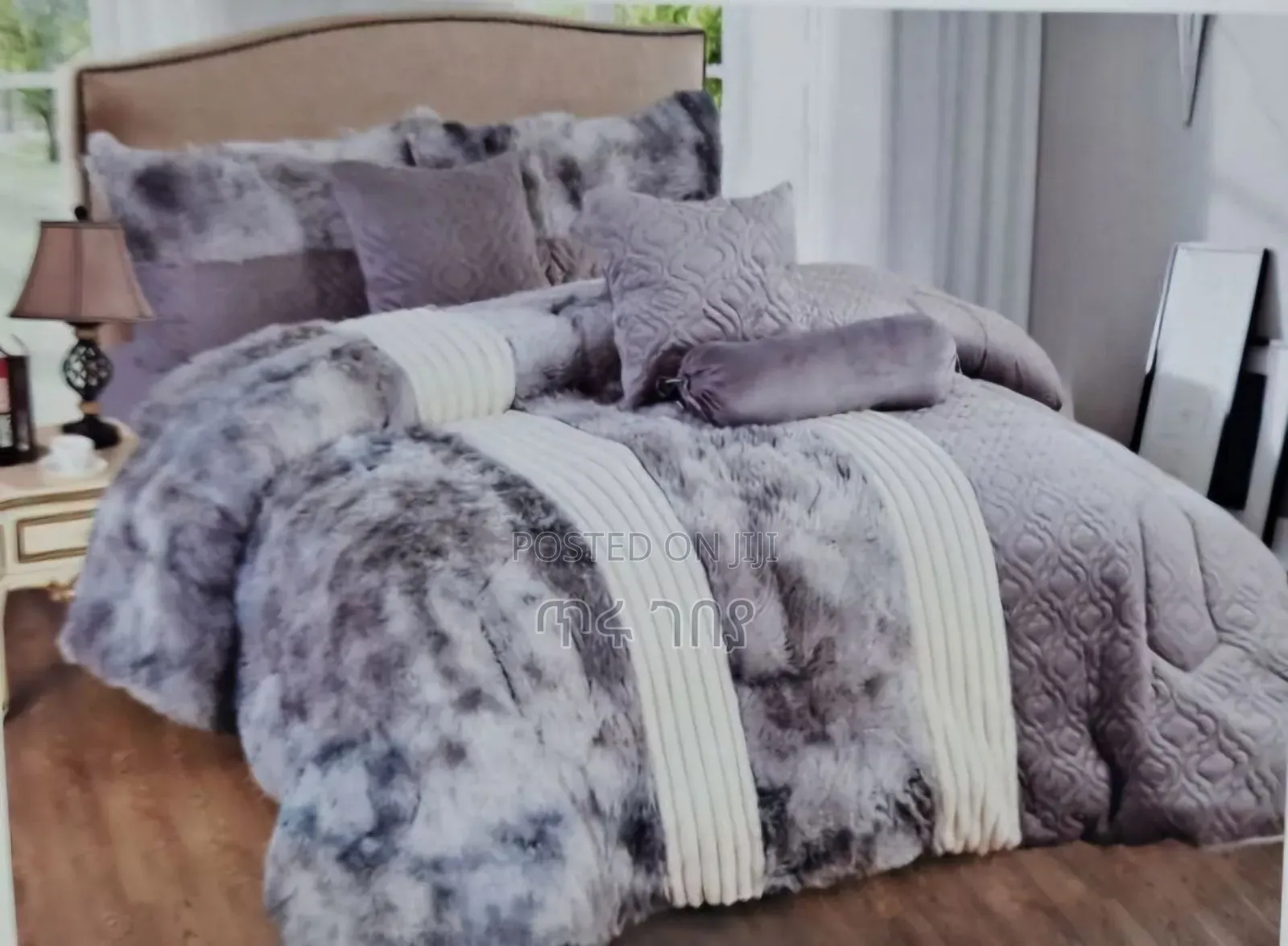 7pcs Comforter Set በጣም ውበት ያለው እና ደስ የሚል ሙቀት የሚፈጥር ፈር ኮምፈርት