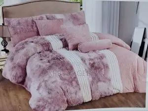 7pcs Comforter Set በጣም ውበት ያለው እና ደስ የሚል ሙቀት የሚፈጥር ፈር ኮምፈርት