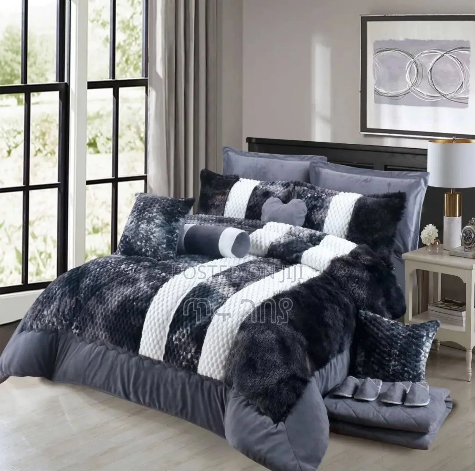 Quality 10pcs Comforter Set ጥራት ያላቸው የፈር ኮምፈርት ከዱባይ ይዘንላቹ መጥተናል