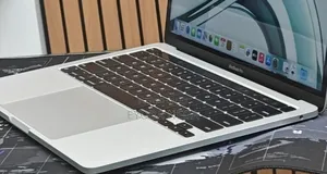 New Laptop Apple MacBook Pro 2022 M2 8GB Apple M2 SSD 256GB