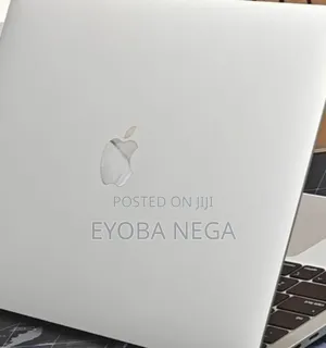 New Laptop Apple MacBook Pro 2022 M2 8GB Apple M2 SSD 256GB