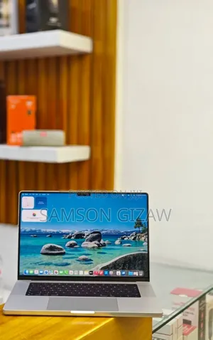 New Laptop Apple MacBook 16GB Apple M1 Pro SSD 256GB