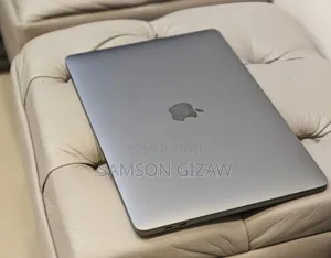 New Laptop Apple MacBook Pro 2019 16GB Intel Core I7 SSD 256GB