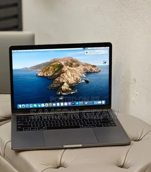 New Laptop Apple MacBook Pro 2019 16GB Intel Core I7 SSD 256GB