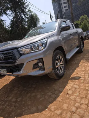 Toyota Hilux 2020 Purple