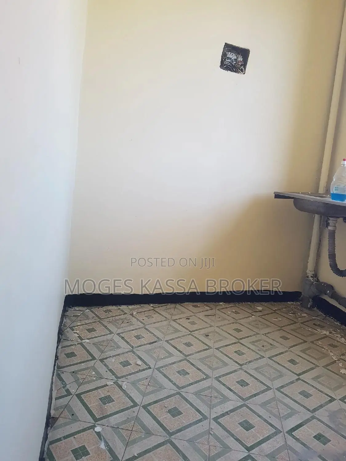 Furnished 3bdrm Condo in አያት መብራት ኮንዶምንየም, Yeka for sale