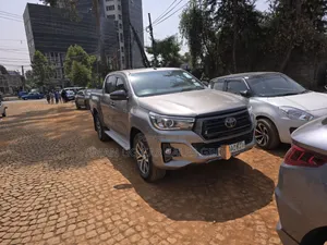Toyota Hilux 2020 Purple