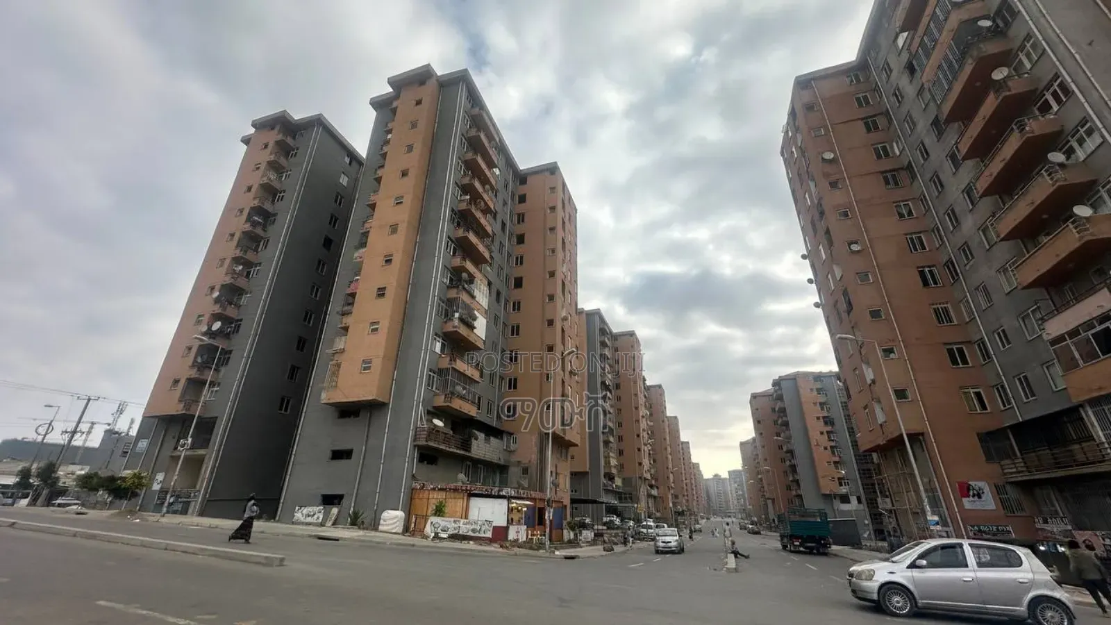 የሚሸጥ 40/60 ኮንዶሚኒየም ሱቅ