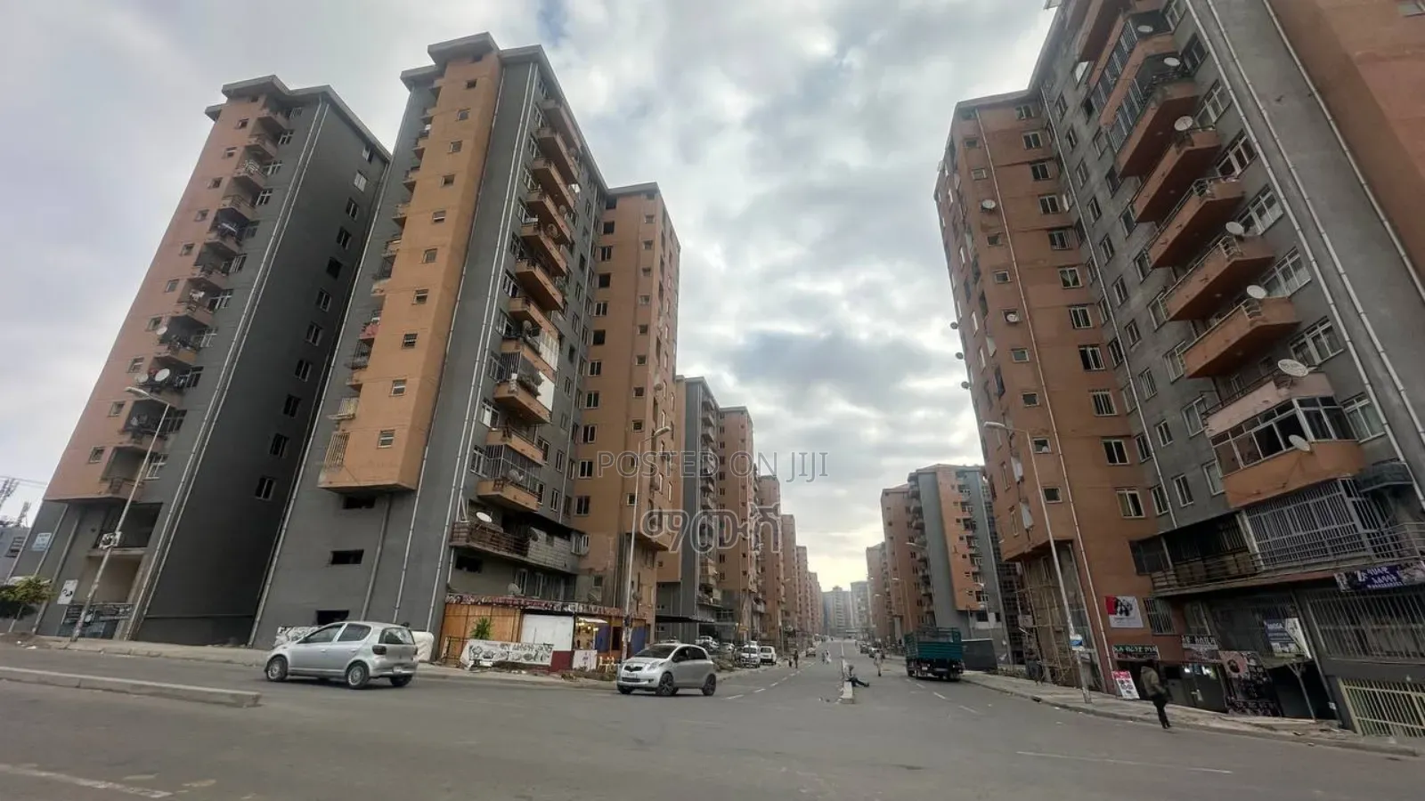 የሚሸጥ 40/60 ኮንዶሚኒየም ሱቅ