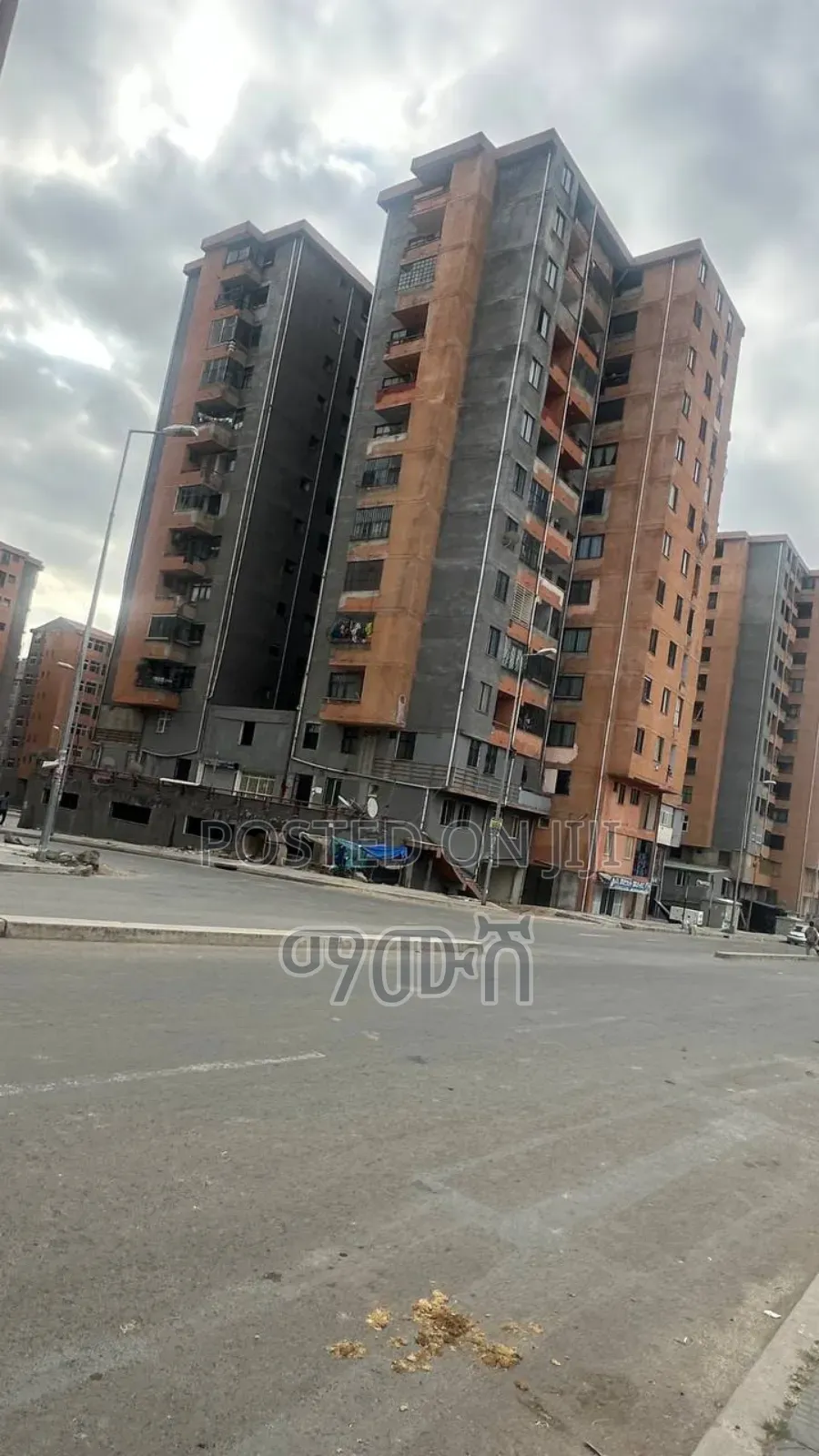 የሚሸጥ 40/60 ኮንዶሚኒየም ሱቅ