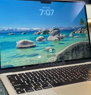 Laptop Apple MacBook Air 2022 M2 16GB Apple M2 SSD 256GB