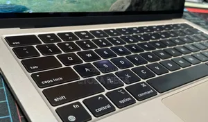 Laptop Apple MacBook Air 2022 M2 16GB Apple M2 SSD 256GB