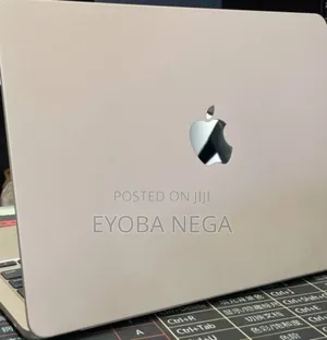 Laptop Apple MacBook Air 2022 M2 16GB Apple M2 SSD 256GB
