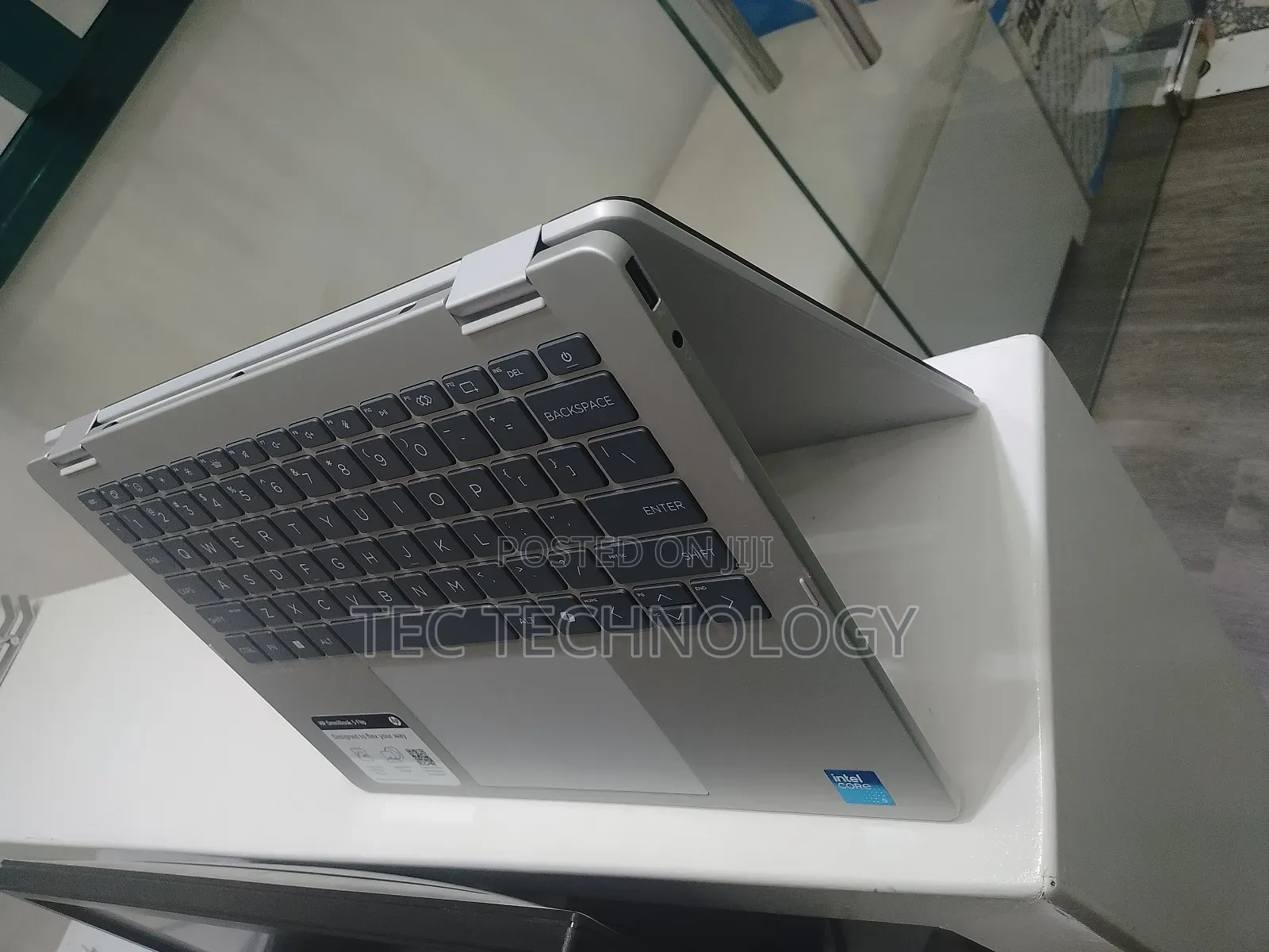 New Laptop HP OmniBook 5 14" 8GB Intel Core I5 SSD 512GB