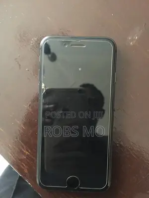 Photo - Apple iPhone 8 64 GB Black