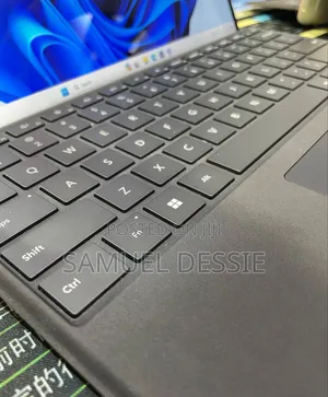 New Laptop Microsoft Surface Pro 8 16GB Intel Core I7 SSD 256GB