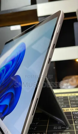 New Laptop Microsoft Surface Pro 8 16GB Intel Core I7 SSD 256GB