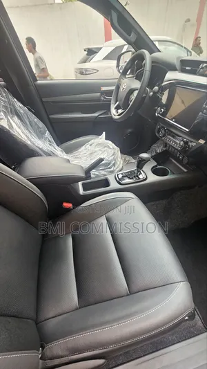 New Toyota Hilux 2025 Brown