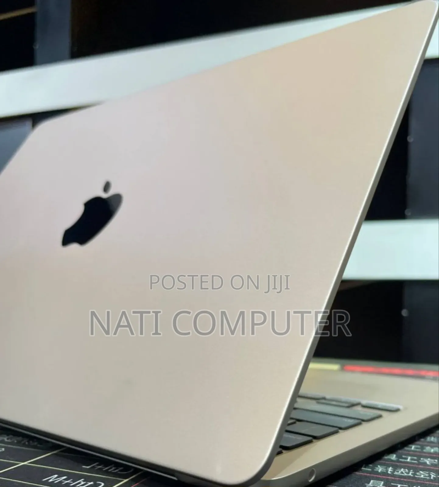 New Laptop Apple MacBook Air 2022 M2 8GB Apple M2 SSD 256GB