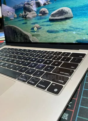 New Laptop Apple MacBook Air 2022 M2 8GB Apple M2 SSD 256GB