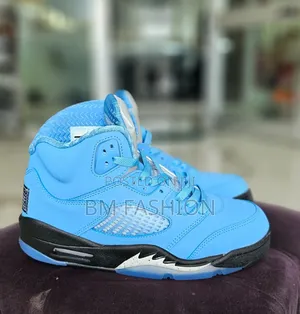 Photo - Nike Air Jordan 5 Retro "University Blue" [With Free Delivery ]