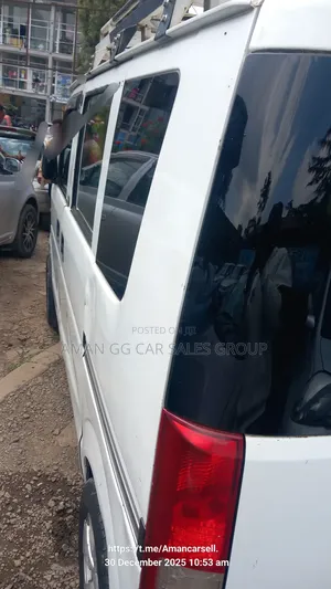 Suzuki Every 2012 White