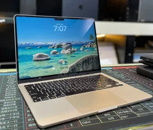 New Laptop Apple MacBook Air 2022 M2 8GB Apple M2 SSD 256GB