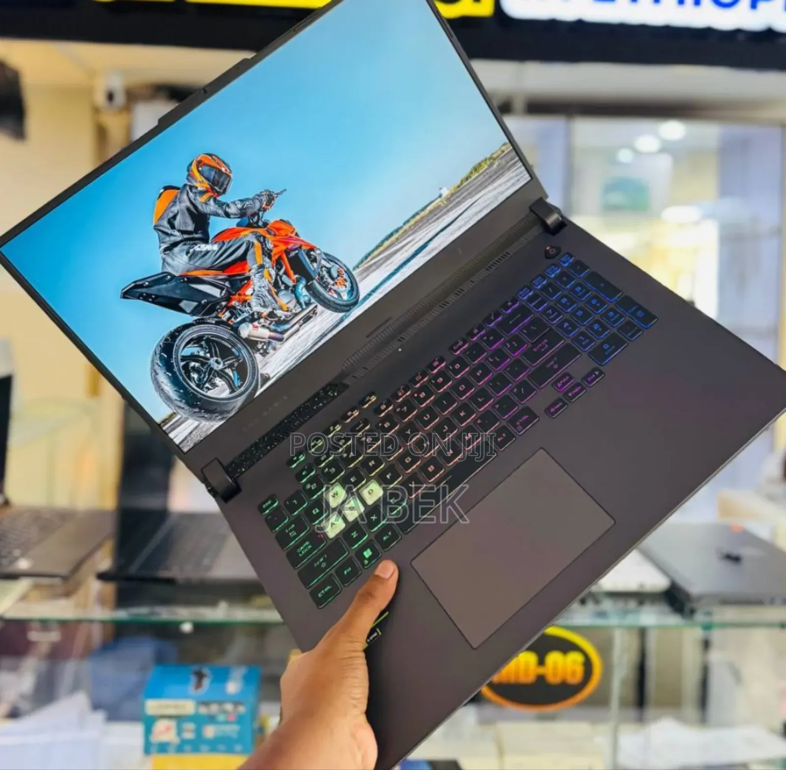 New Laptop Asus ROG Strix G17 16GB AMD Ryzen 9 SSD 1T