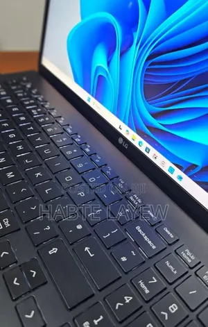 New Laptop LG Gram 13.3 16GB Intel Core I7 SSD 1T