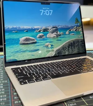 New Laptop Apple MacBook Air 2023 M2 8GB Apple M2 SSD 256GB